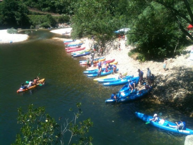  Discesa del fiume in canoa 